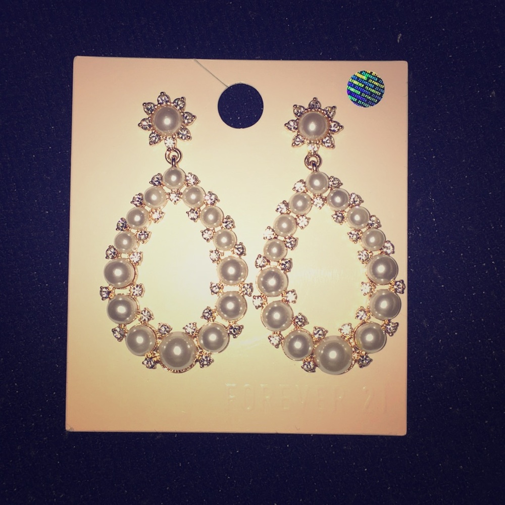 CLASSY EARRINGS💕!